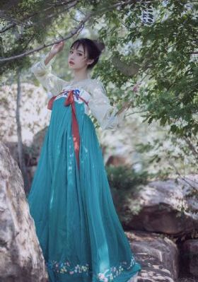 大胸女邻居